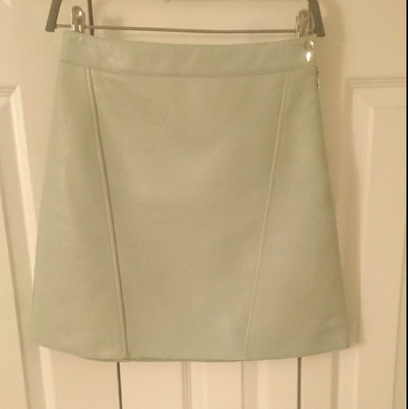 ⚡2/$30⚡Zara Faux leather skirt - Zara - Picture 3 of 6